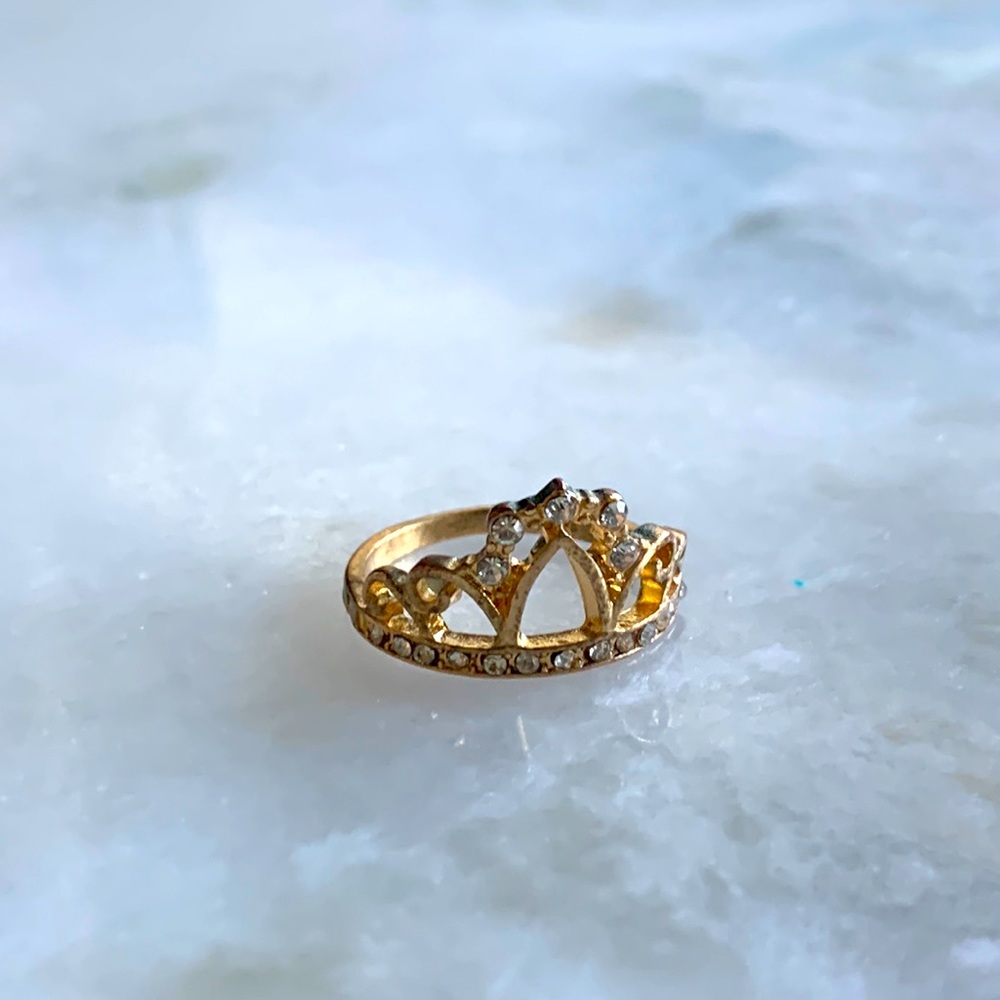 Cute crown ring